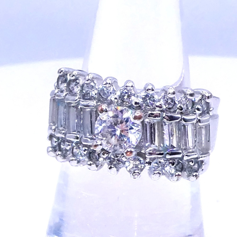 Vintage Silvertone Cubic Zirconia Cocktail Ring Size 5.5 Wide Band Womens White